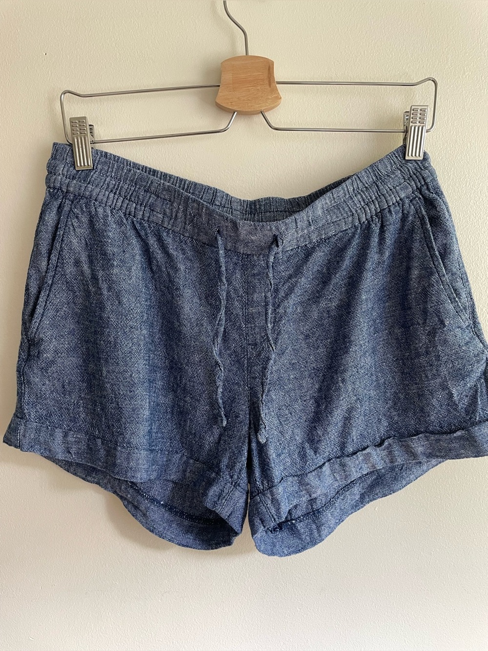 Old Navy Linen Blend Chambray Pull On Shorts Blue Elastic Waist Size M